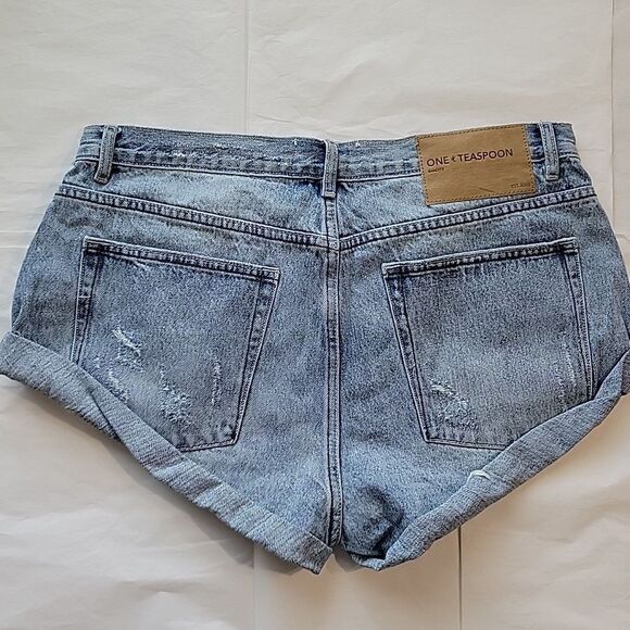 One Teaspoon Denim Shorts NWT - Picture 8 of 9
